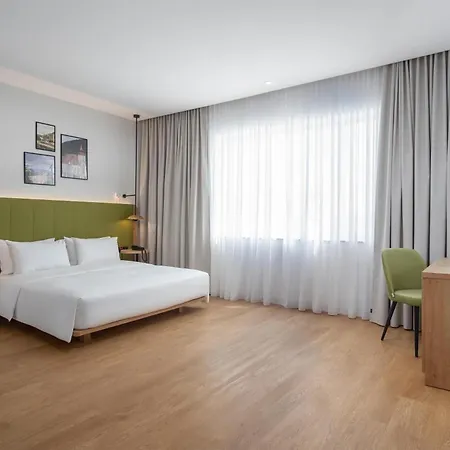 Hilton Garden 4*
