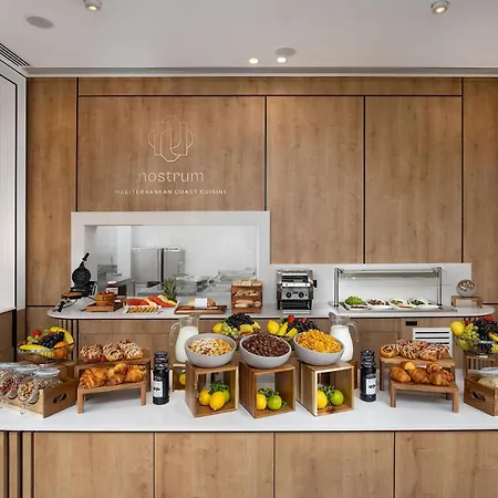 Hilton Garden Hotel 4*